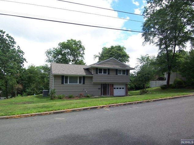 10 King Rd, Park Ridge, NJ 07656