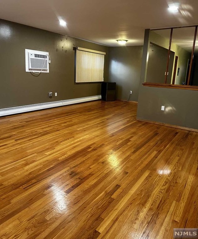 646 37th St, Union City, NJ 07087