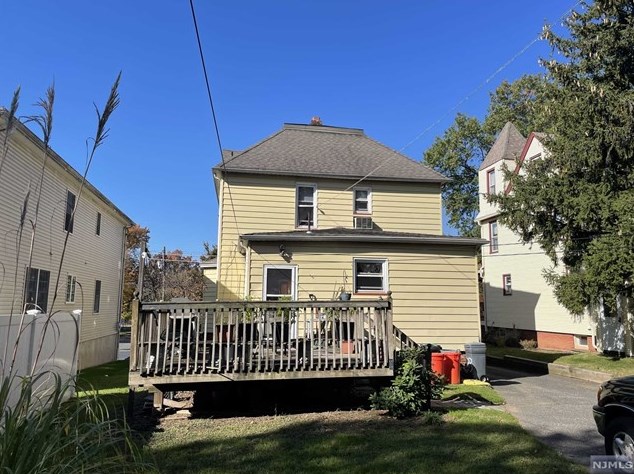 31 Park Ave, Dumont, NJ 07628