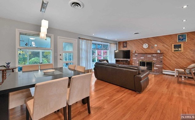 46 Mellon Ln, Tenafly, NJ 07670