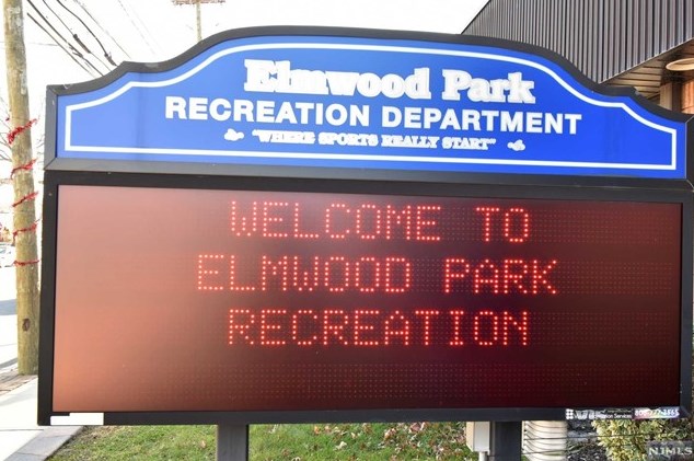 87 Ackerman Ave, Elmwood Park NJ  07407-1608 exterior