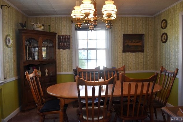 87 Ackerman Ave, Elmwood Park NJ  07407-1608 exterior