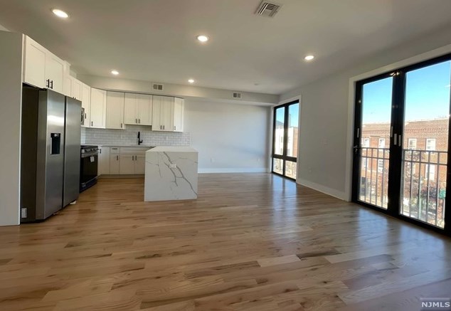 360 Kearny Ave #3, Kearny, NJ 07032