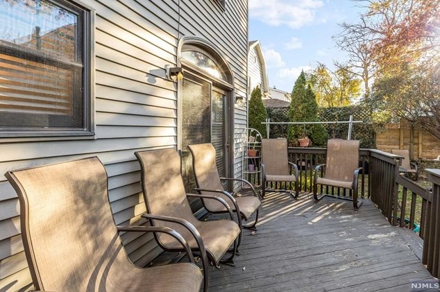 12 Eastern Way, Rutherford NJ  07070-2116 exterior