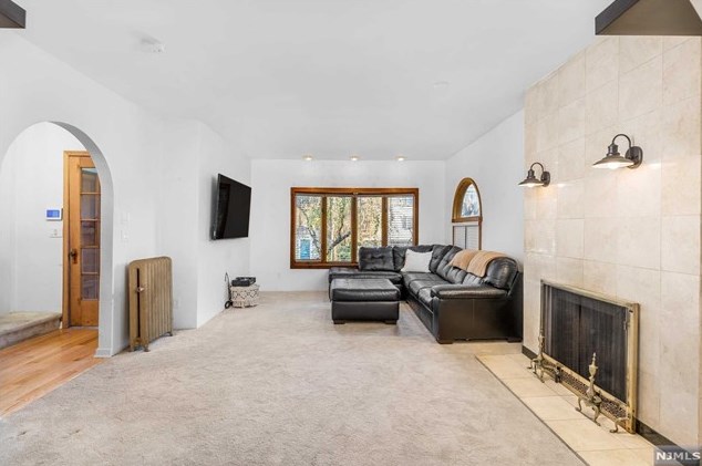 12 Eastern Way, Rutherford NJ  07070-2116 exterior