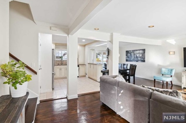 375 Shea Dr, N Milford, NJ 07646