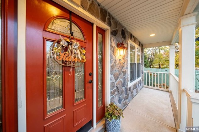 10 New Jersey Ave, Bergenfield NJ  07621-1325 exterior