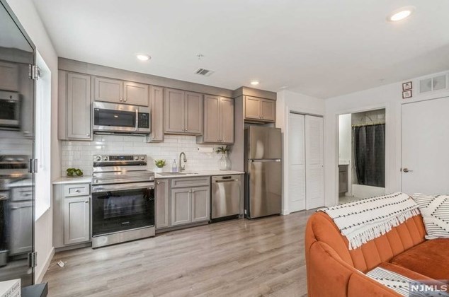 746-754 South 14th St #5102, Newark, NJ 07103