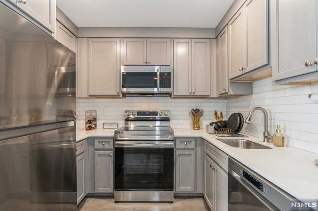 746-754 South 14th St #5103, Newark, NJ 07103