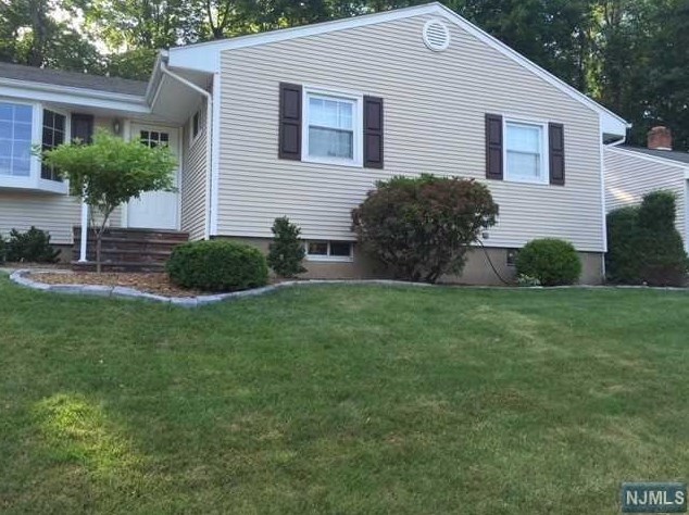 168 Pascack Rd, Park Ridge, NJ 07656