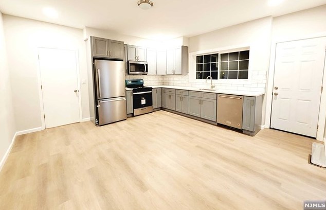 16 John St ##1, Lodi, NJ 07644