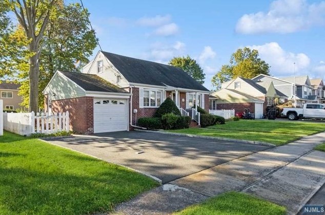 46 Taggart Way, Saddle Brook, NJ 07663-4420