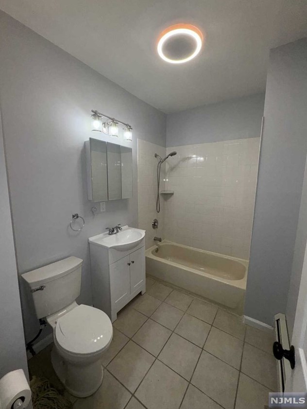 575 E 39th St, Paterson, NJ 07513