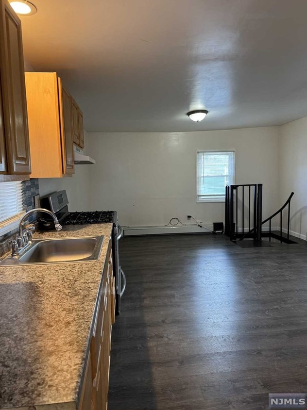 140 Harrison Ave, Outwater, NJ 07026