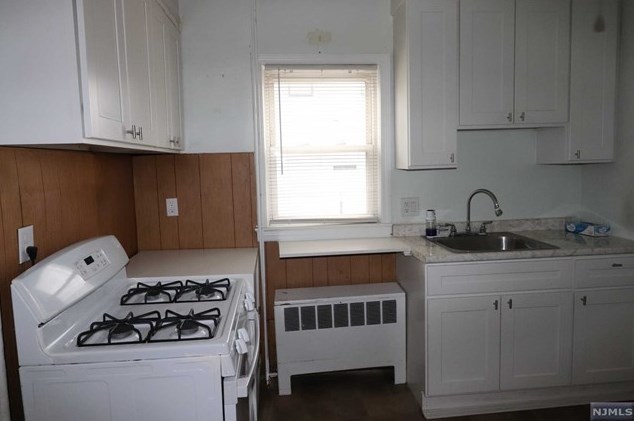 129 Malvern St, Newark NJ  07105-1503 exterior