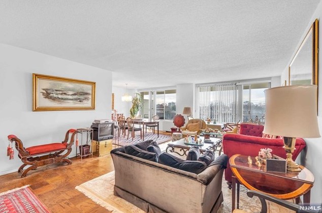 1530 Palisade Ave, West Fort Lee NJ  07024-5471 exterior