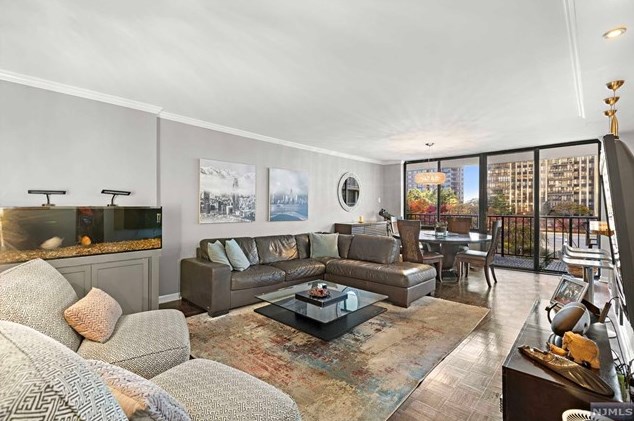 300 Winston Dr #112, Cliffside Park, NJ 07010