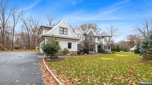 1 Terkuile Rd, Montvale, NJ 07645