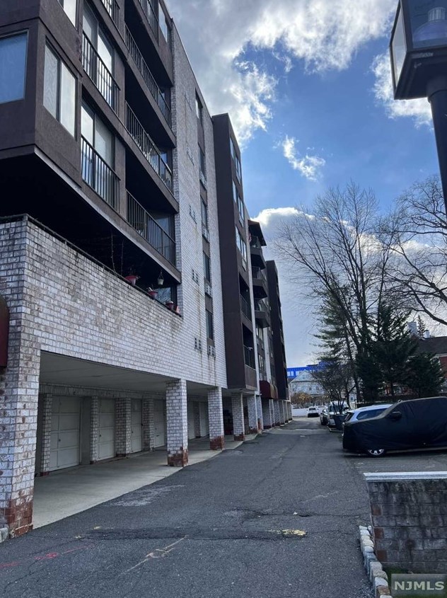 55 Clinton Pl Apt 502, Hackensack, NJ 07601