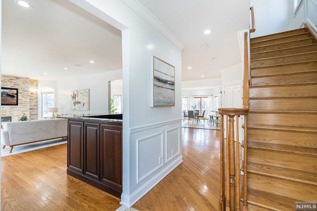 19 W Van Ness Ave, Rutherford, NJ 07070