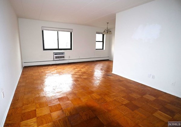 77 Prospect Ave #4h, Hackensack, NJ 07601