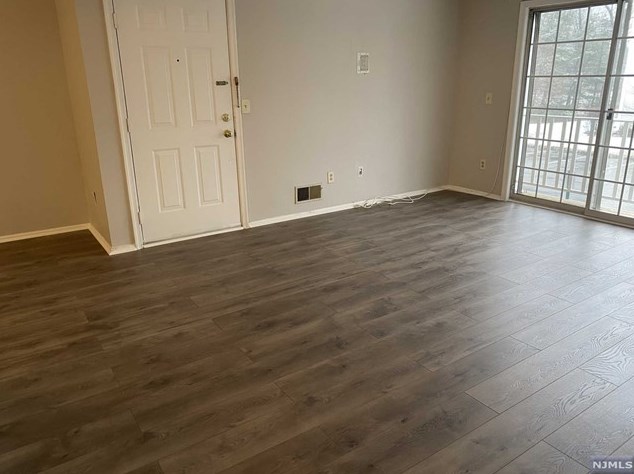 126 Raintree Ln #126, Mahwah, NJ 07430