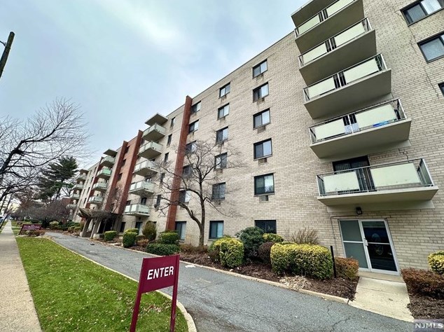 77 Prospect Ave #5h, Hackensack, NJ 07601