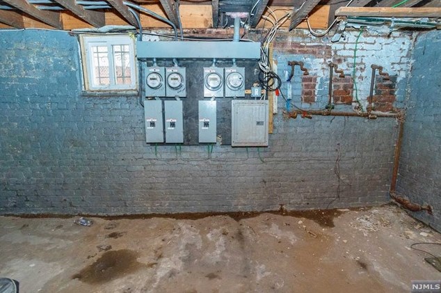 19 Farley Ave, Newark NJ  07108-1509 exterior