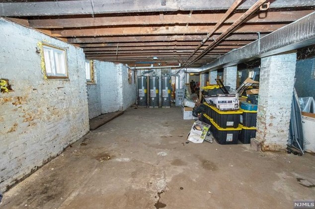 19 Farley Ave, Newark NJ  07108-1509 exterior