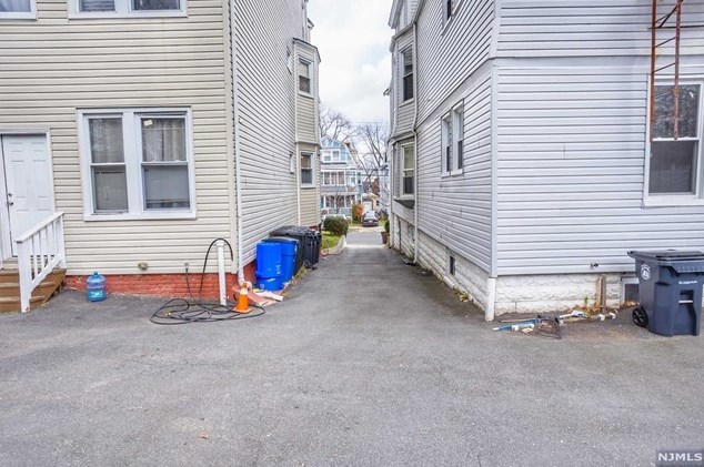 19 Farley Ave, Newark NJ  07108-1509 exterior