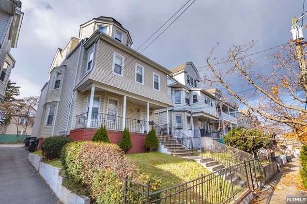 19 Farley Ave, Newark, NJ 07108-1508