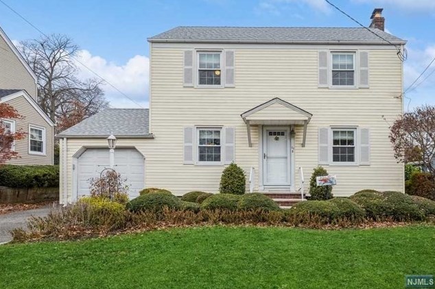 26 Englewood Rd, Clifton, NJ 07012-2113