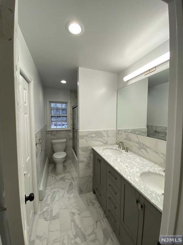 210 Hillcrest Rd, Ridgewood, NJ 07450