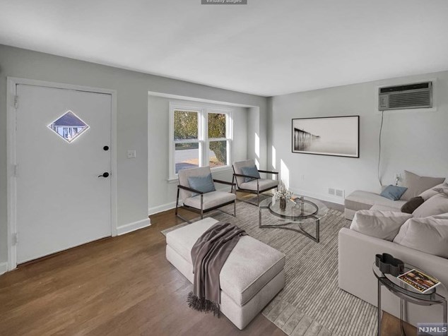 207 Garden Rd, Pompton Falls, NJ 07442