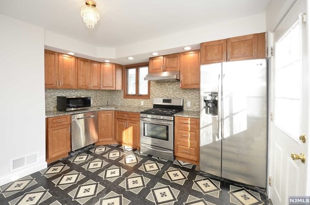 532 Midland Ave, Saddle Brook NJ  07663-5511 exterior