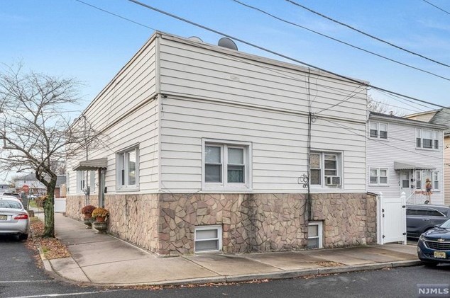 23 Bayliss St, North Arlington, NJ 07031
