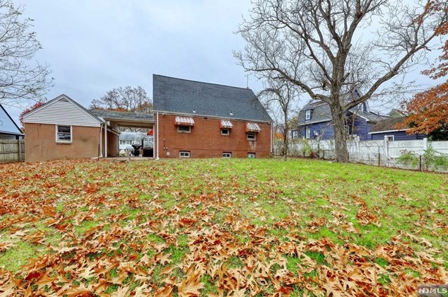 46 Bilton St, Teaneck, NJ 07666