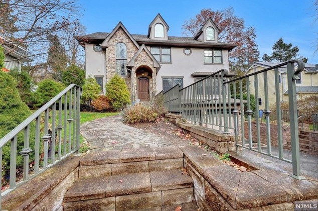 121 Sussex Rd, Tenafly, NJ 07670