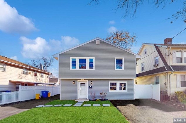 93 Park Ave #1, Englewood, NJ 07631