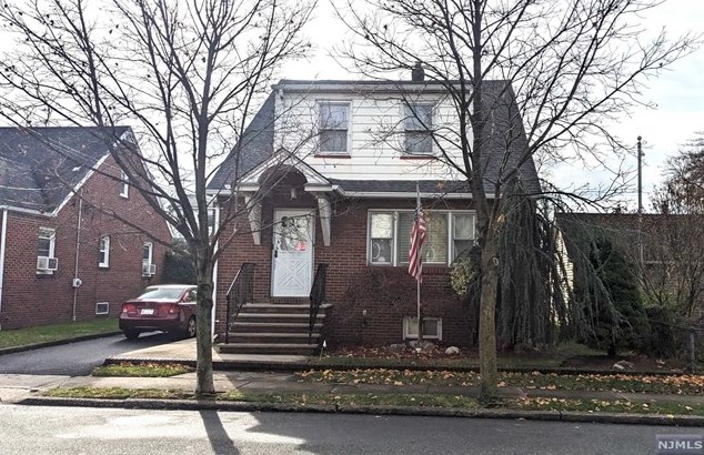 14 Stein Ave, Wallington, NJ 07057