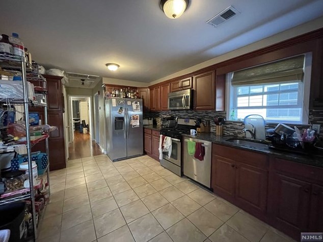 2 Kingsland Ave #2, East Newark, NJ 07029