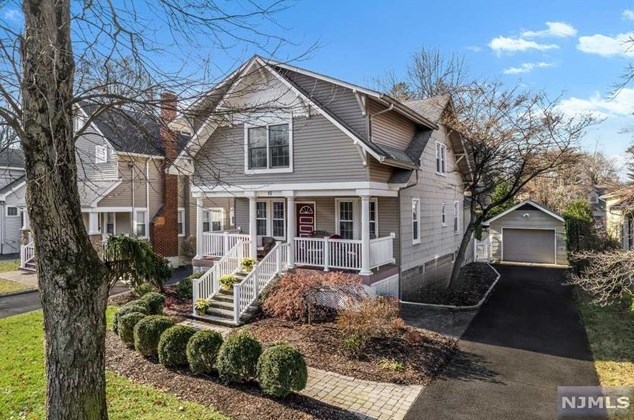 15 Colonial Blvd, Hillsdale, NJ 07642