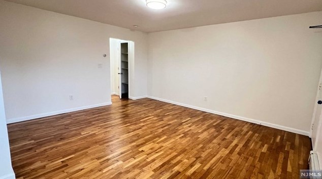 87 W Central Blvd #4, Palisades Park, NJ 07650