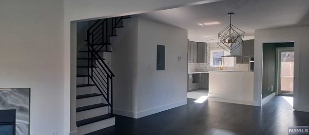 14 Marina Ky, Secaucus NJ  07094-2205 exterior