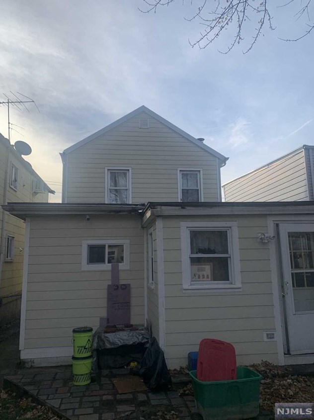 82 Pamrapo Ave, Jersey City NJ  07305-2419 exterior