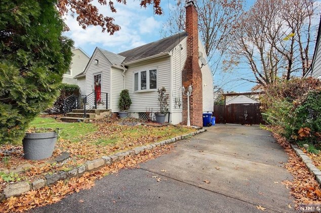 575 John St, Teaneck, NJ 07666