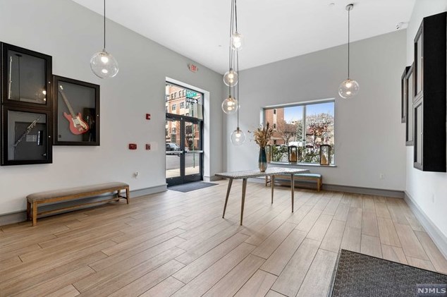 110-114 Broad St, Newark, NJ 07104