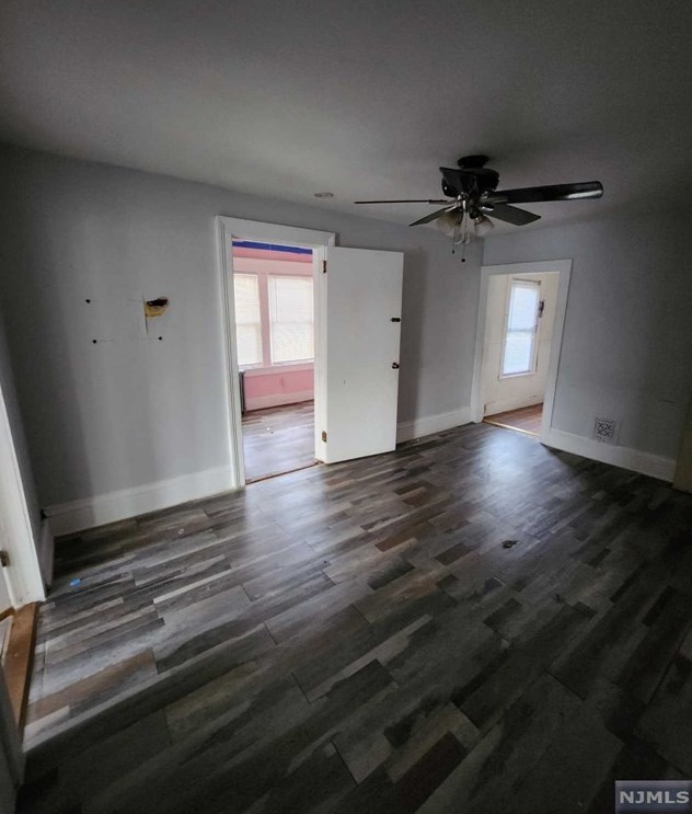 9 Tuscarora St, Bergenfield NJ 07621-1332 exterior