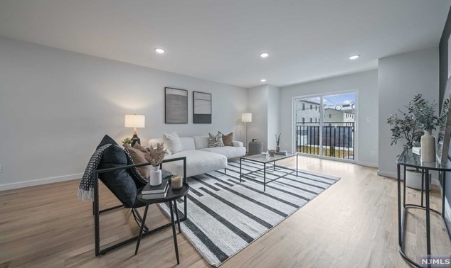 199 Tappan St #8, Kearny, NJ 07032