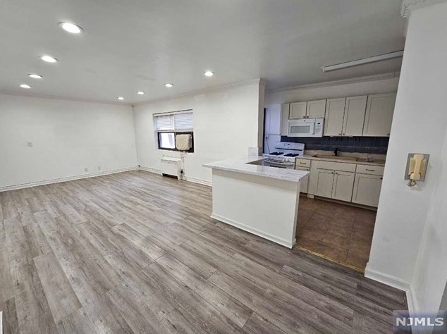 3041 Edwin Ave #2c, West Fort Lee, NJ 07024